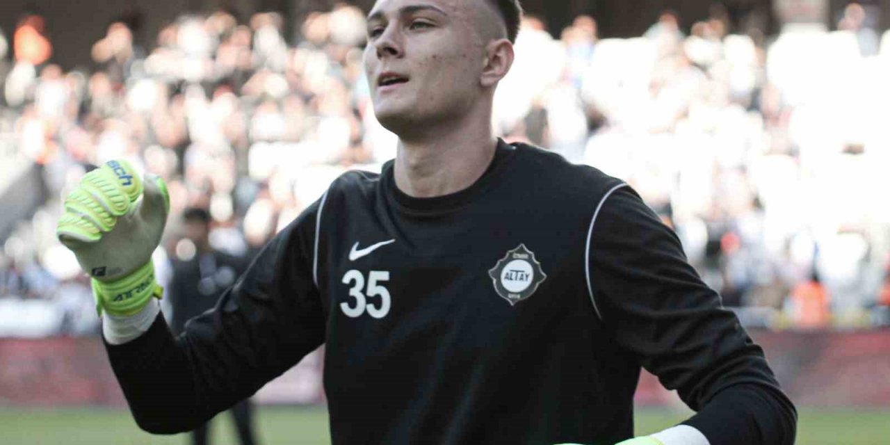 Altay’da Eren Karataş mutluluğu