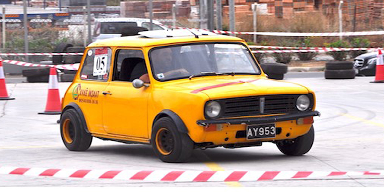 Klasik otomobiller Cıtymall’da nostalji rüzgarı estirdi