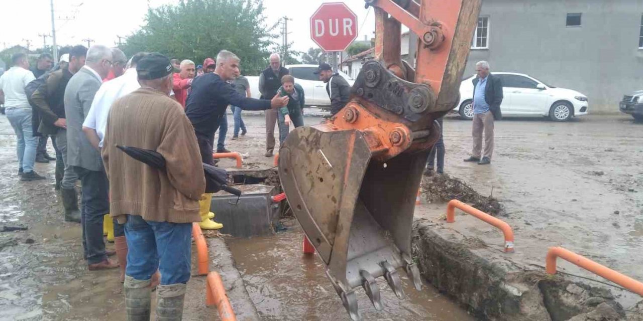 Koçarlı Yeniköy’ü ikinci kez sel vurdu