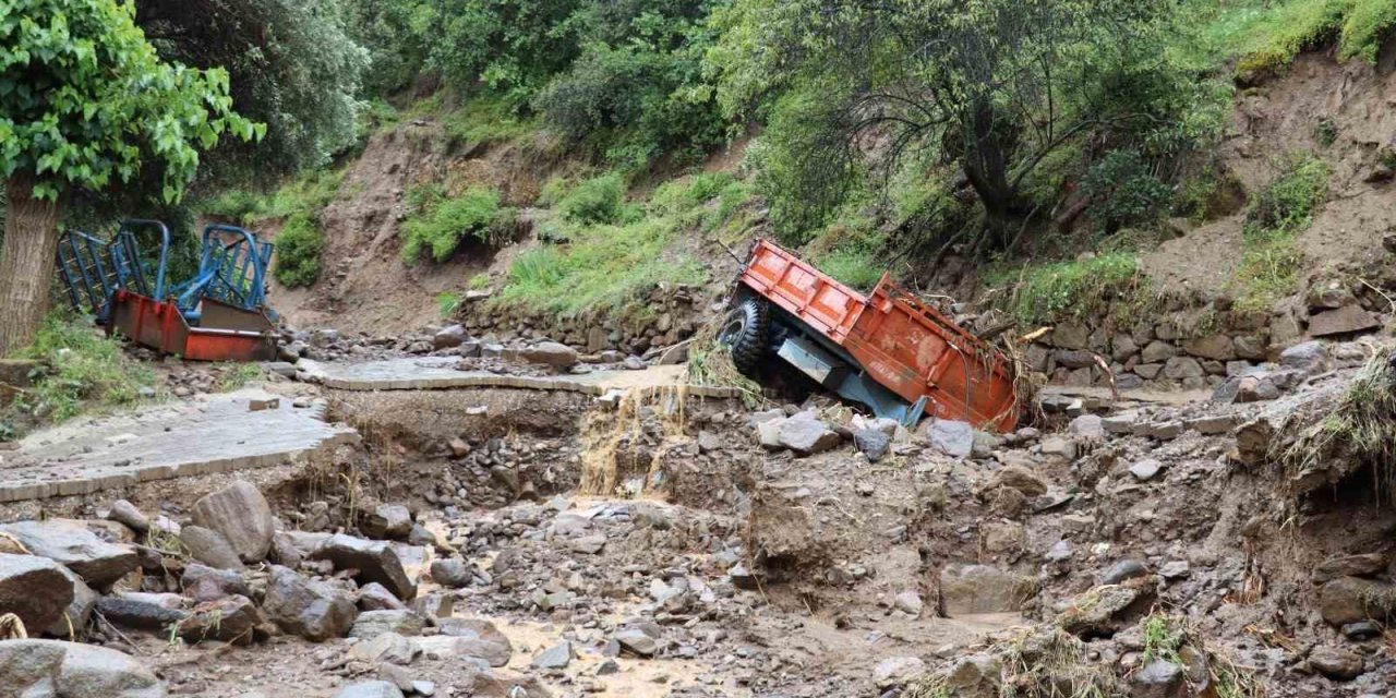 Başkan Özcan selin vurduğu Demirciler’de acil durum ilan etti