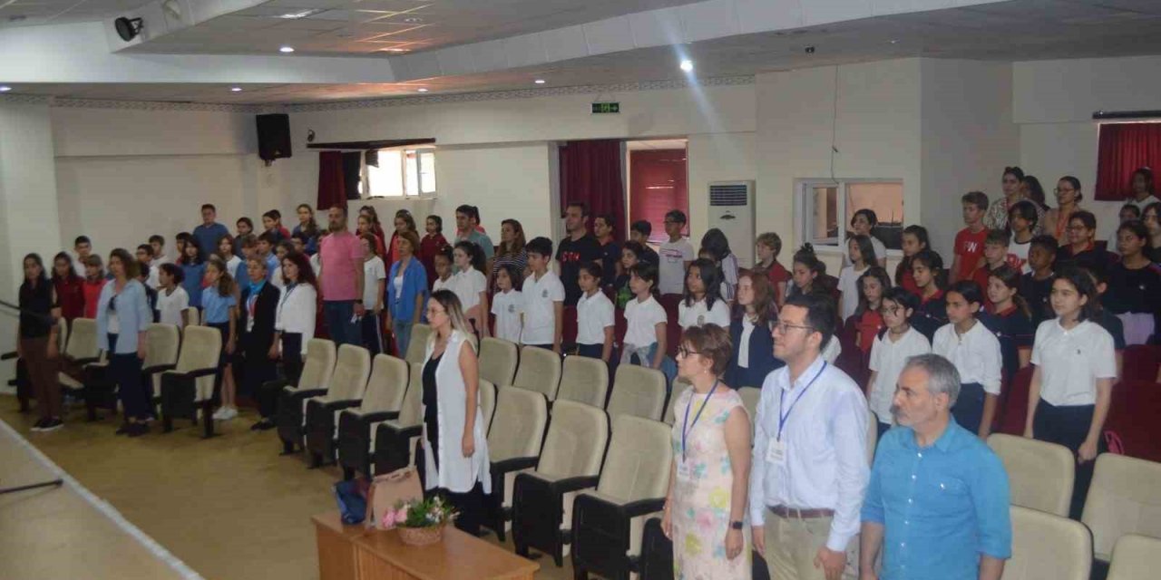 Marmaris’te öğrenciler İngilizce konferans gerçekleştirdi
