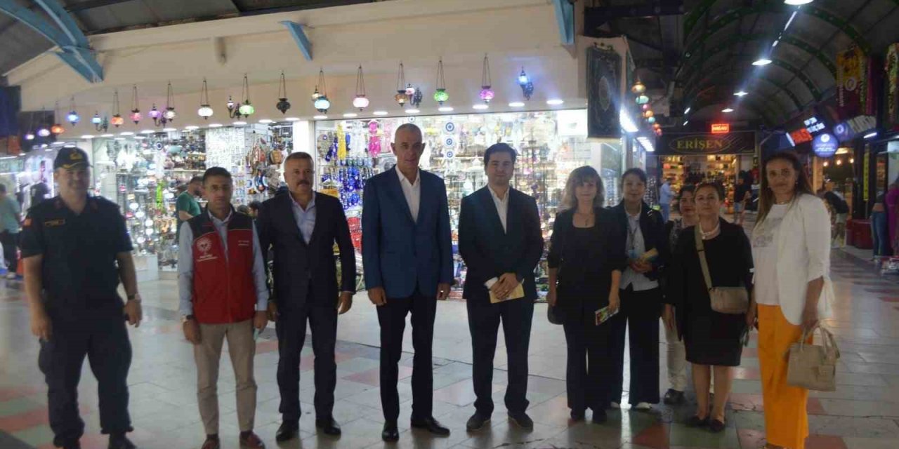 Kaymakam Aksoy kapalı çarşı esnafını tütüne karşı uyardı