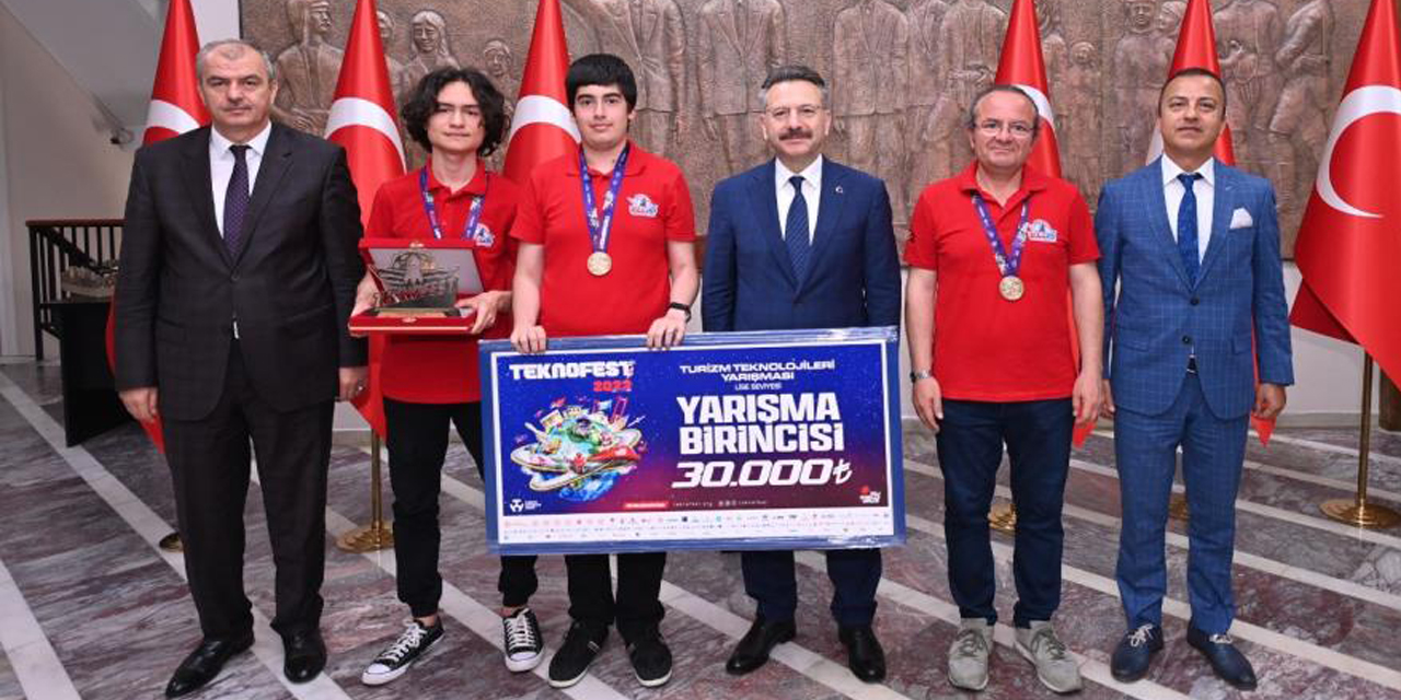 Aydın Lisesi başarıya doymuyor