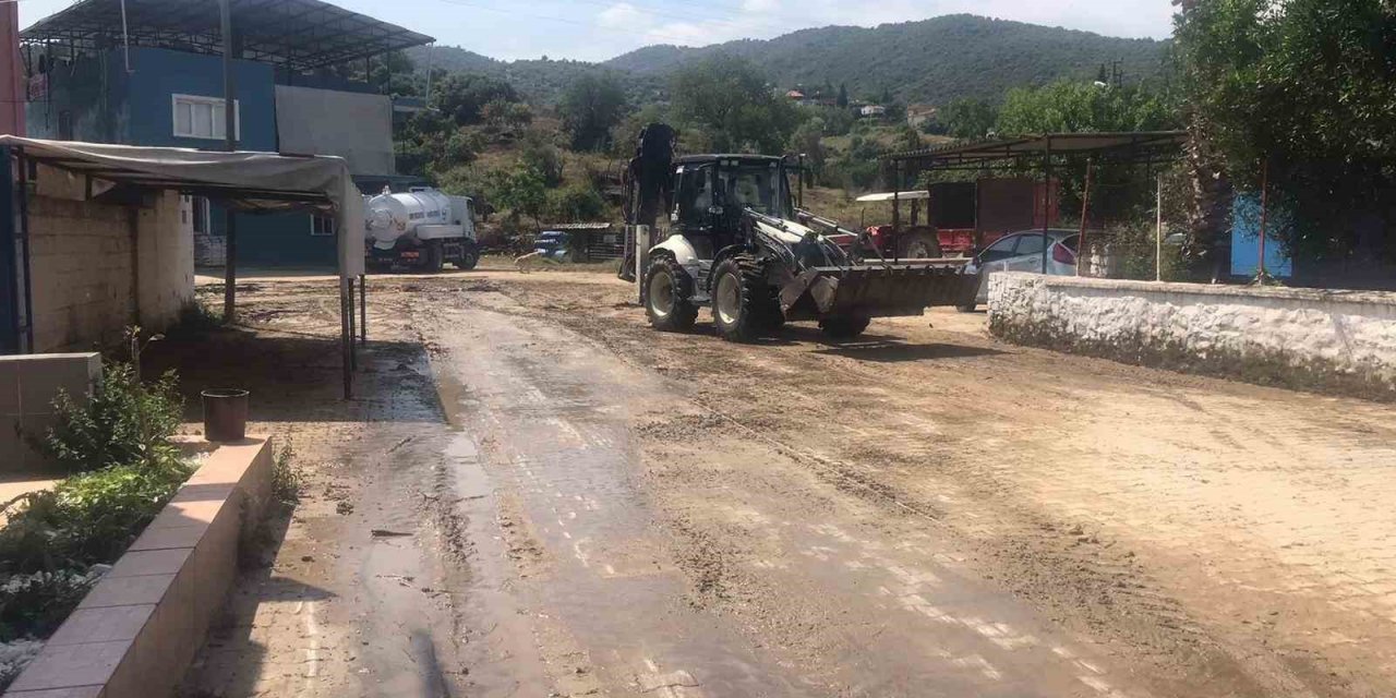 Bağarası’nda yağışların olumsuz etkilerine Söke Belediyesi müdahale etti