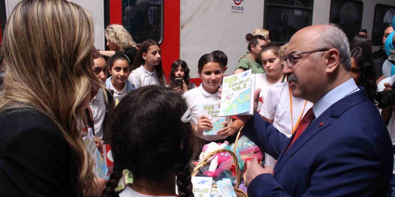 Geleceğin yazarları İzmir’de buluştu