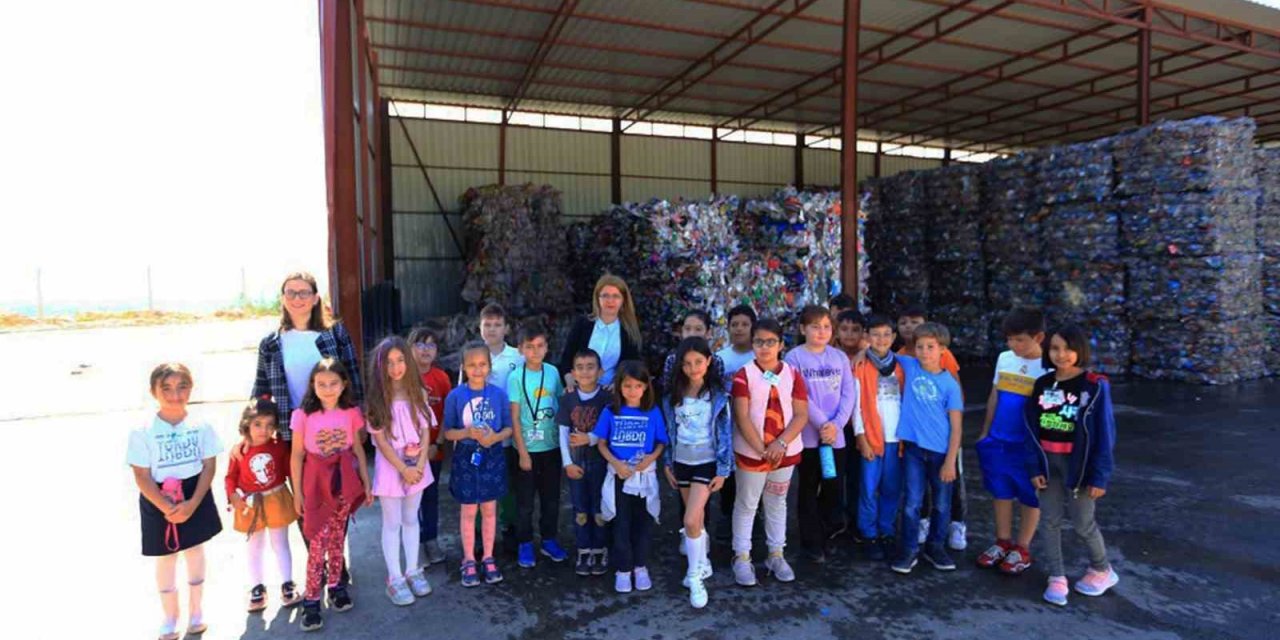 Öğrenciler çöpün serüvenini yerinde gördü