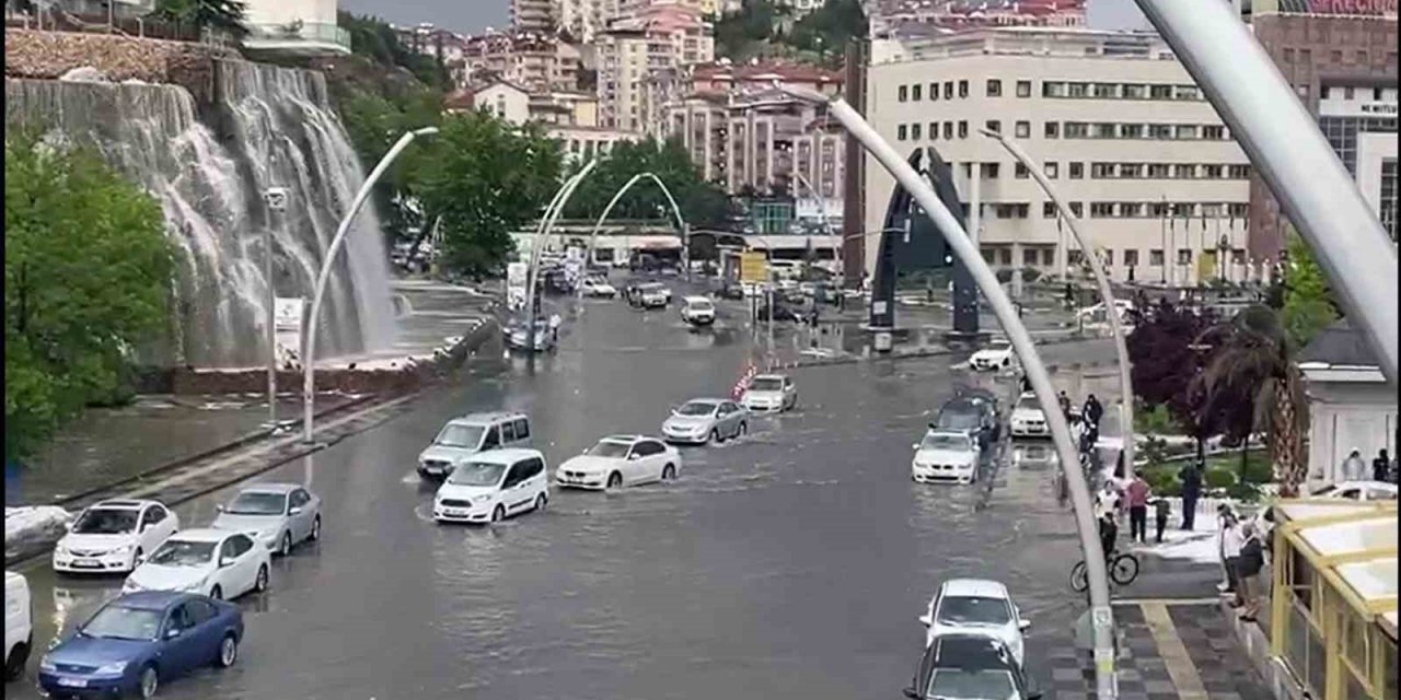 Doç. Dr. Özçelik: "Büyük şehirler ‘iklim krizi’ hazırlığında sınıfta kaldı"