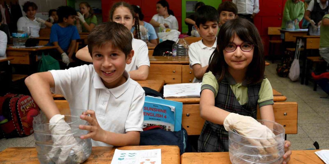 Atık kağıtlarla tohum bombası yaptılar