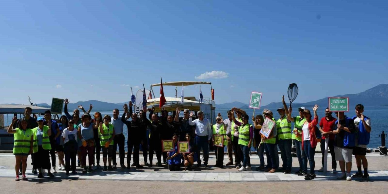 Köyceğiz’de göl temizliği etkinliği yapıldı