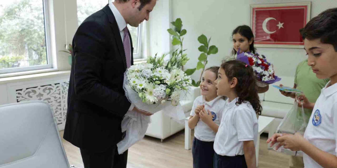 Minik yazarlar, Milli Eğitim Müdürü Çay ile buluştu