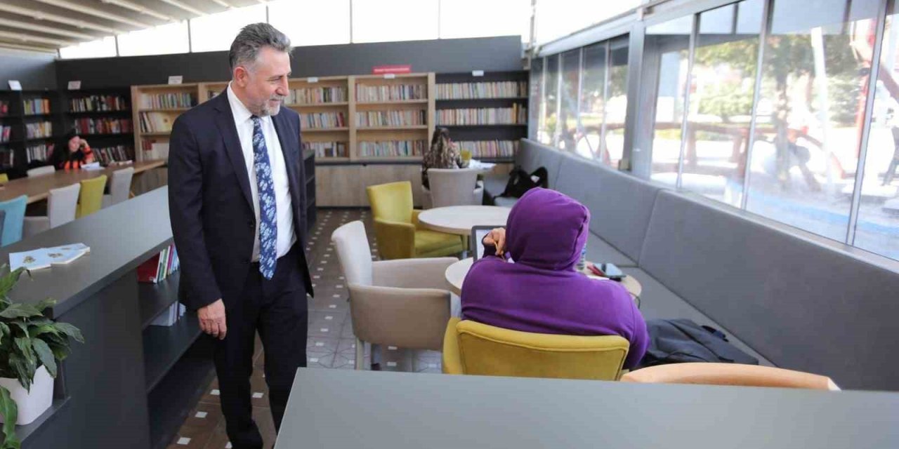 Bayraklı’da kitap kafelerin sayısı artıyor