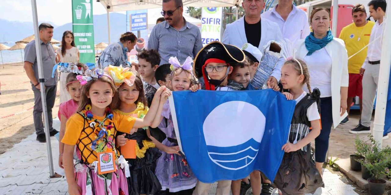 Marmaris’te çevre gününde mavi bayrak