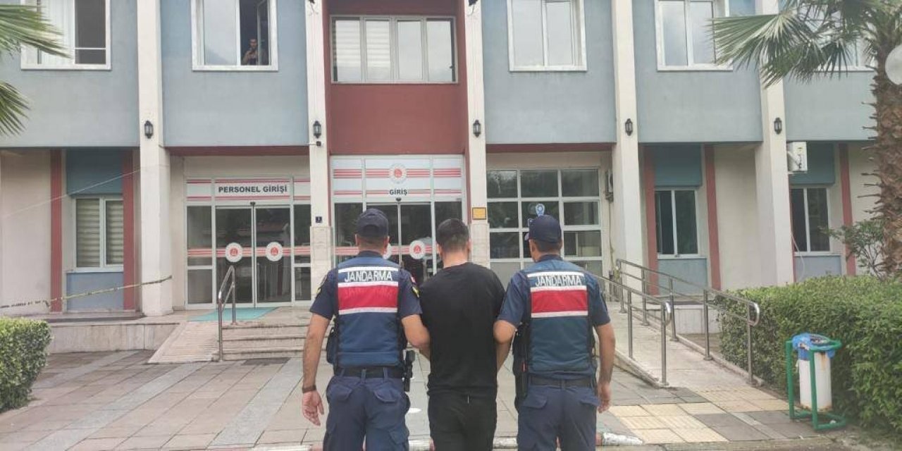 Aranan şahıslar jandarmadan kaçamadı