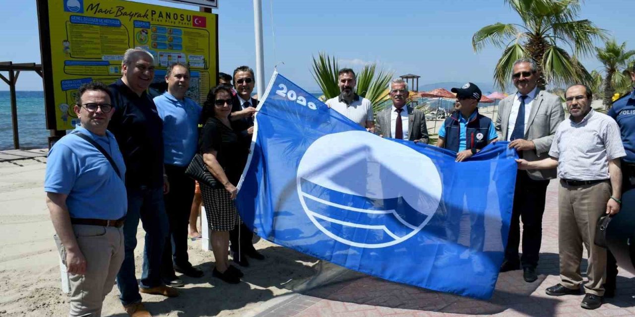 Kuşadası’nda Mavi Bayraklar dalgalanmaya başladı