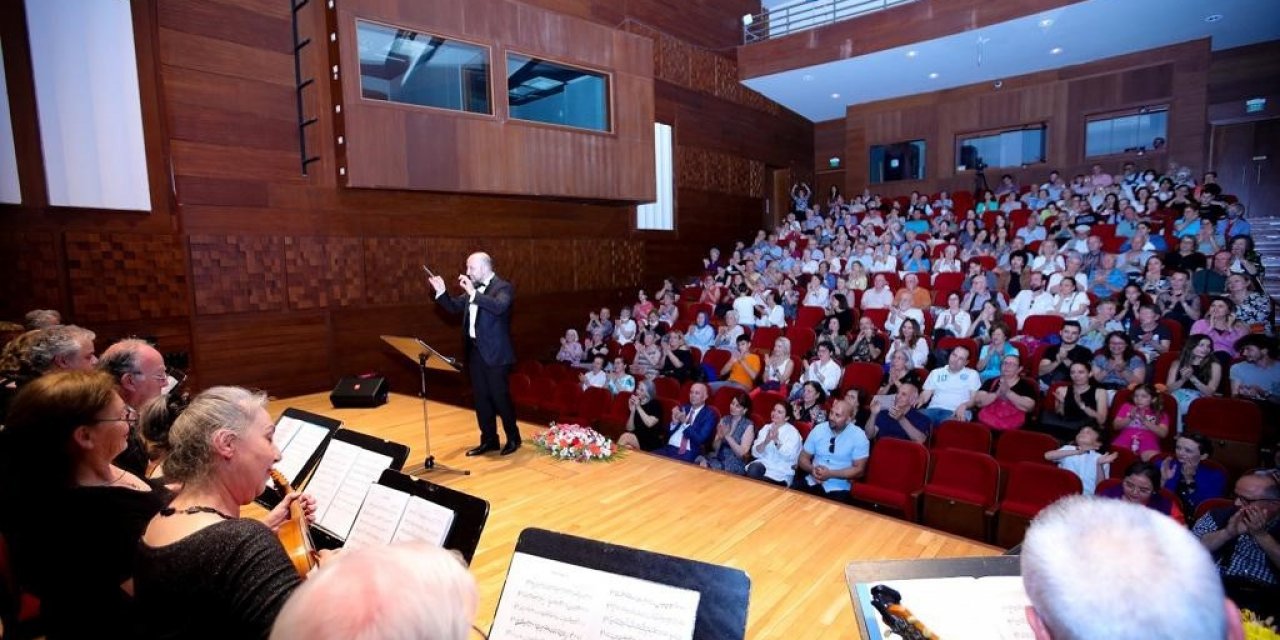 Bayraklı’nın Mandolin Orkestrasına yoğun ilgi