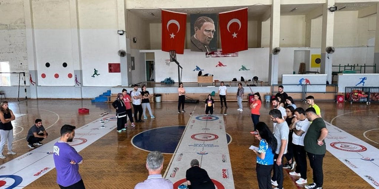 Salihli’de çocuklar ve gençler, Floor Curling ile tanışacak