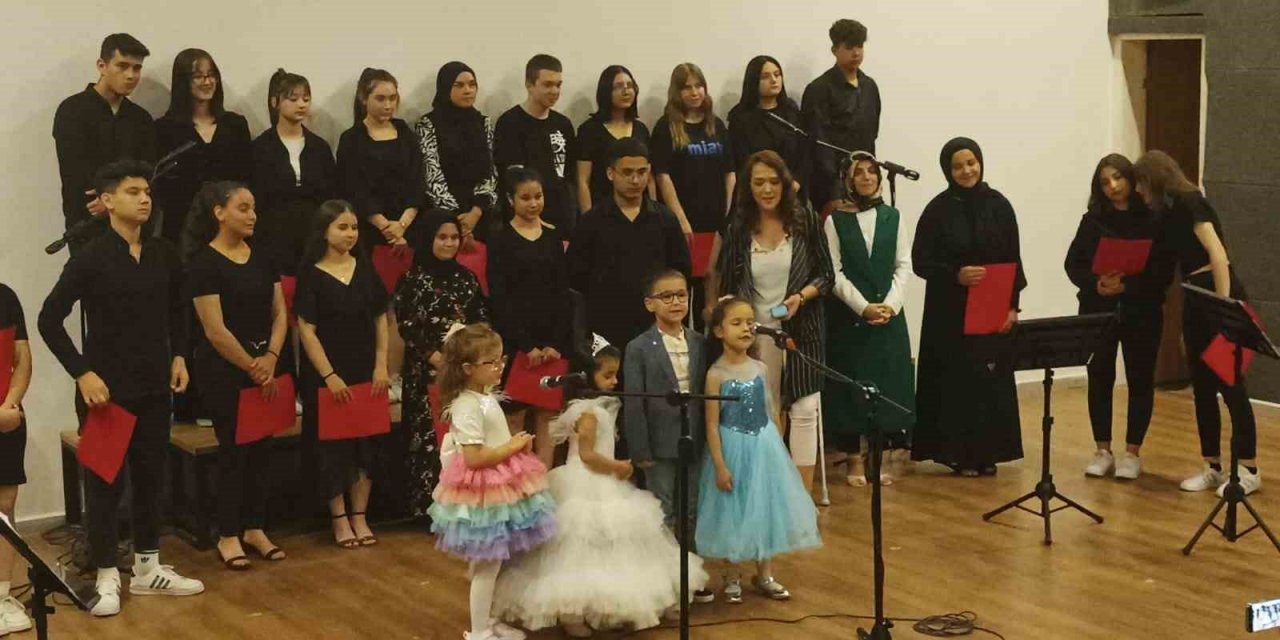 Sarıgöl Halk Eğitimi Merkezi Türk Sanat Müziği Korosundan muhteşem konser