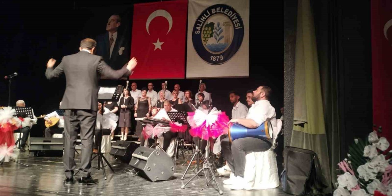 Salihli’de Türk Halk Müziği rüzgarı esti