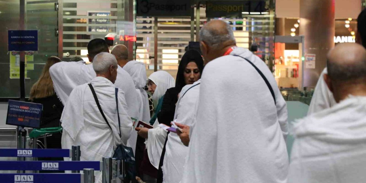 İzmir’den ilk hacı kafilesi yola çıktı