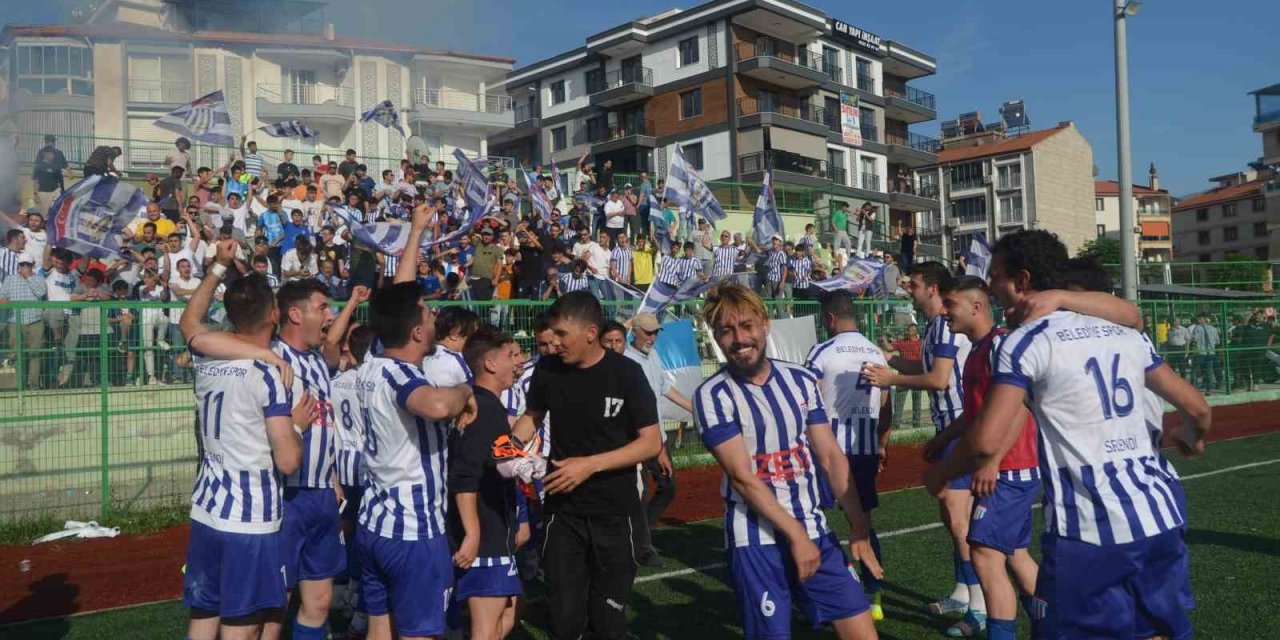 Selendi Belediyespor 31 yıl sonra ilk şampiyonluğunu yaşadı