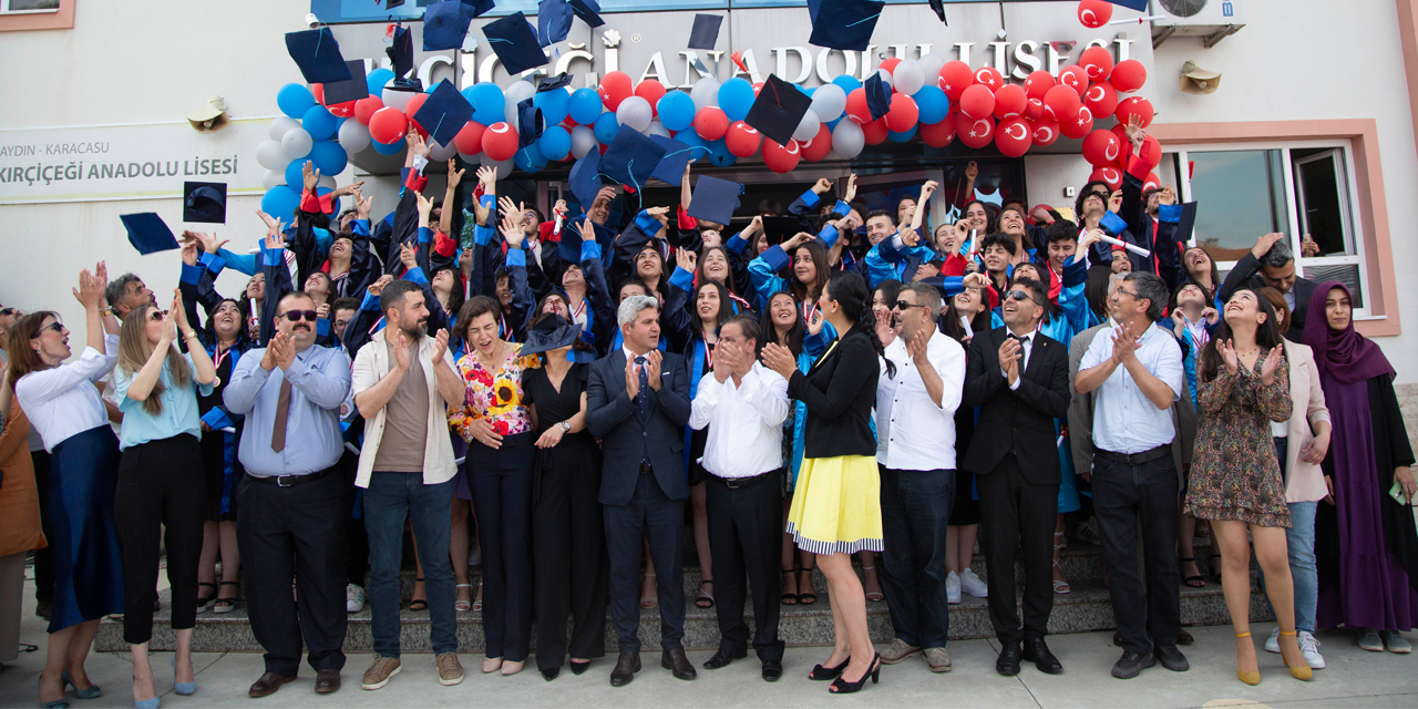 Kırçiçekleri mezun oldu!