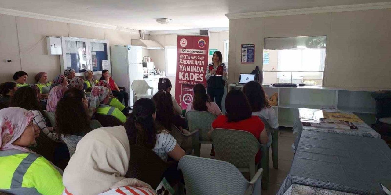 Jandarma, kadınları KADES konusunda bilgilendirildi