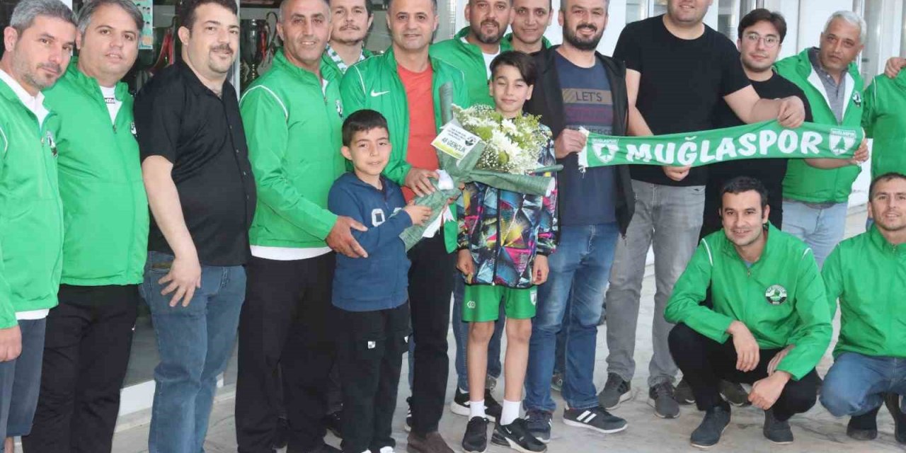 Muğlaspor’a taraftarlarından destek