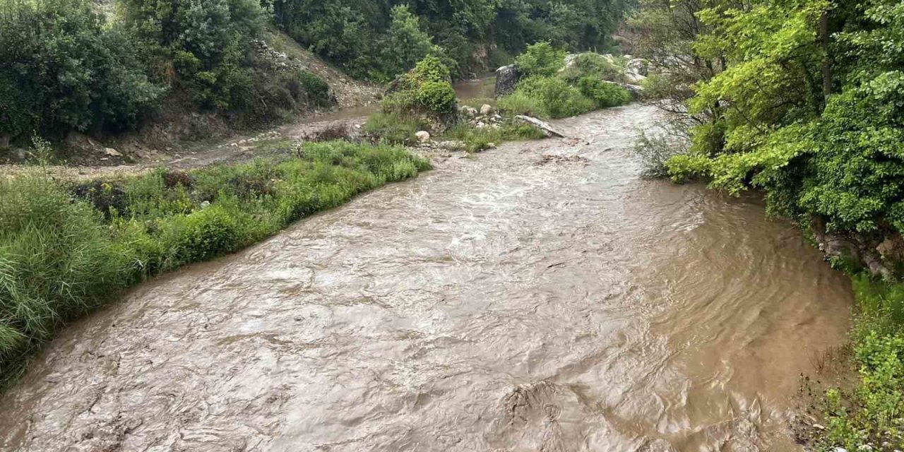 Muğla’da sağanak yağış etkili oldu