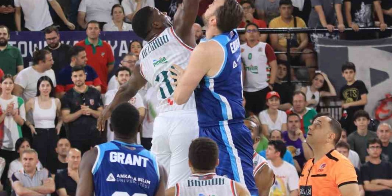 Pınar Karşıyaka avantaj peşinde