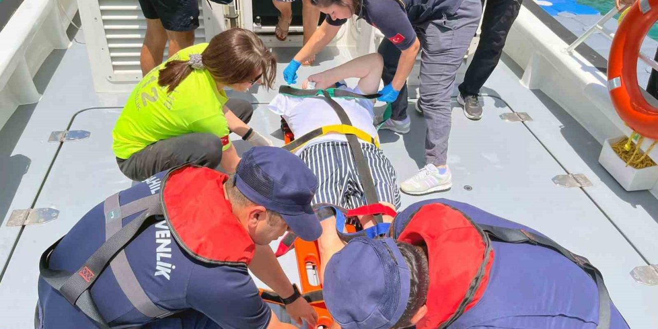 Sahil Güvenlik’ten Fethiye ve Marmaris’te tıbbi tahliye