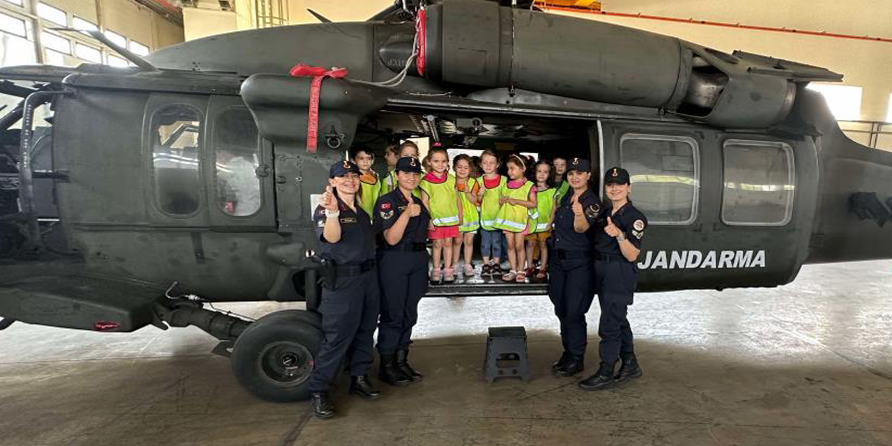 Minik öğrenciler filo komutanlığında ağırlandı