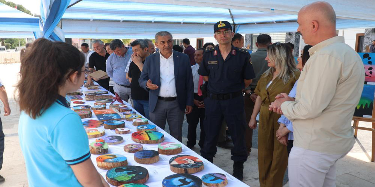 Atıkları sanata dönüştürdüler