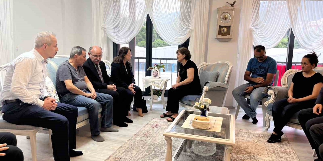 Şehit ailesinin acısını paylaştılar