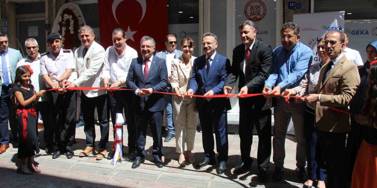 Roman kadınlara yönelik el sanatları atölyesi açıldı