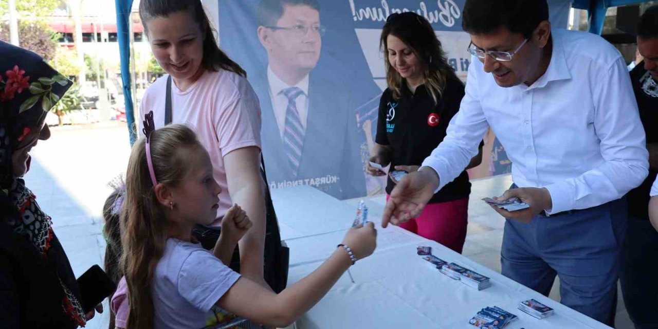 Başkan Özcan’dan öğrencilere karne hediyesi