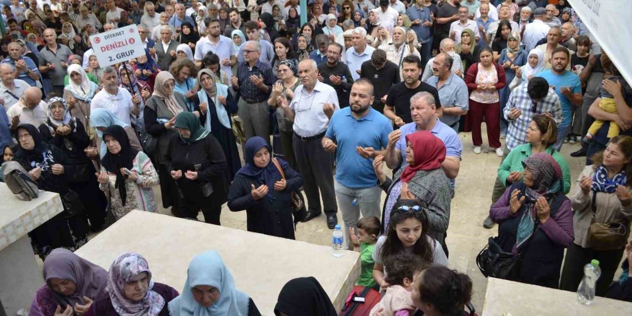Hacı adayları Denizli’den kutsal topraklara dualarla uğurlandı