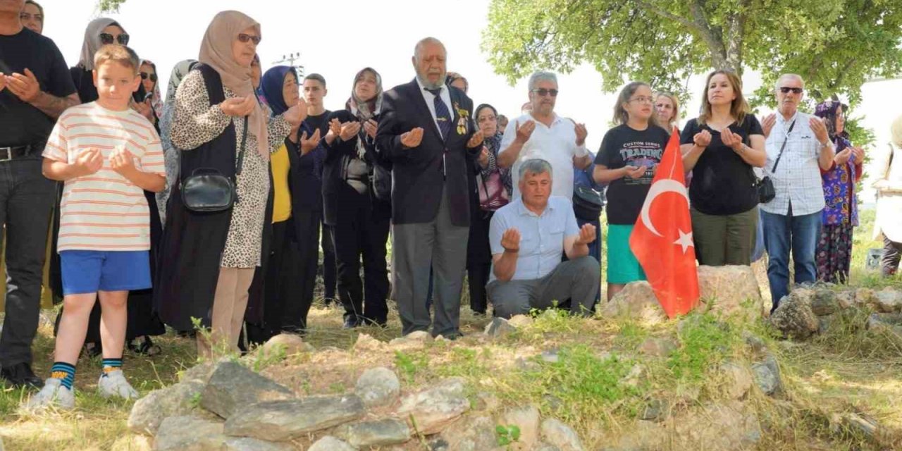 Yakılarak katledilen 83 şehidi unutmadılar