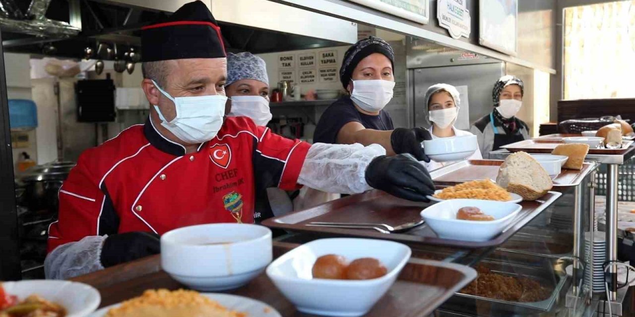 Nazilli Uğur Mumcu Parkı’nda Büyükşehir Belediyesi Park Kafe hizmete açılıyor