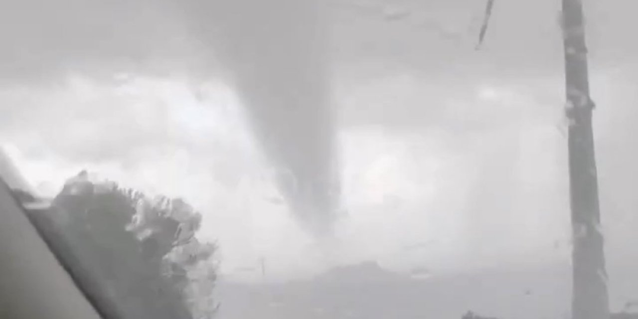 İzmir’de iki ayrı noktada hortum paniği