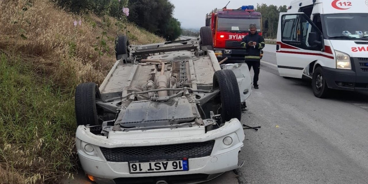 Otobanda kontrolden çıkan otomobil ters döndü