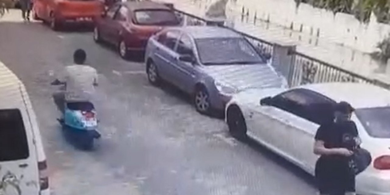 Denize giren voleybolcuların çantasını çalan hırsızlar polisten kaçamadı