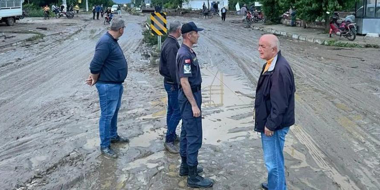 Yenipazar’da sağanak yağış hayatı olumsuz etkiledi