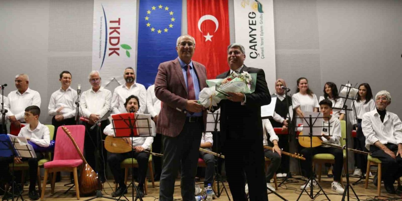 Aşık Veysel şiirleriyle anıldı