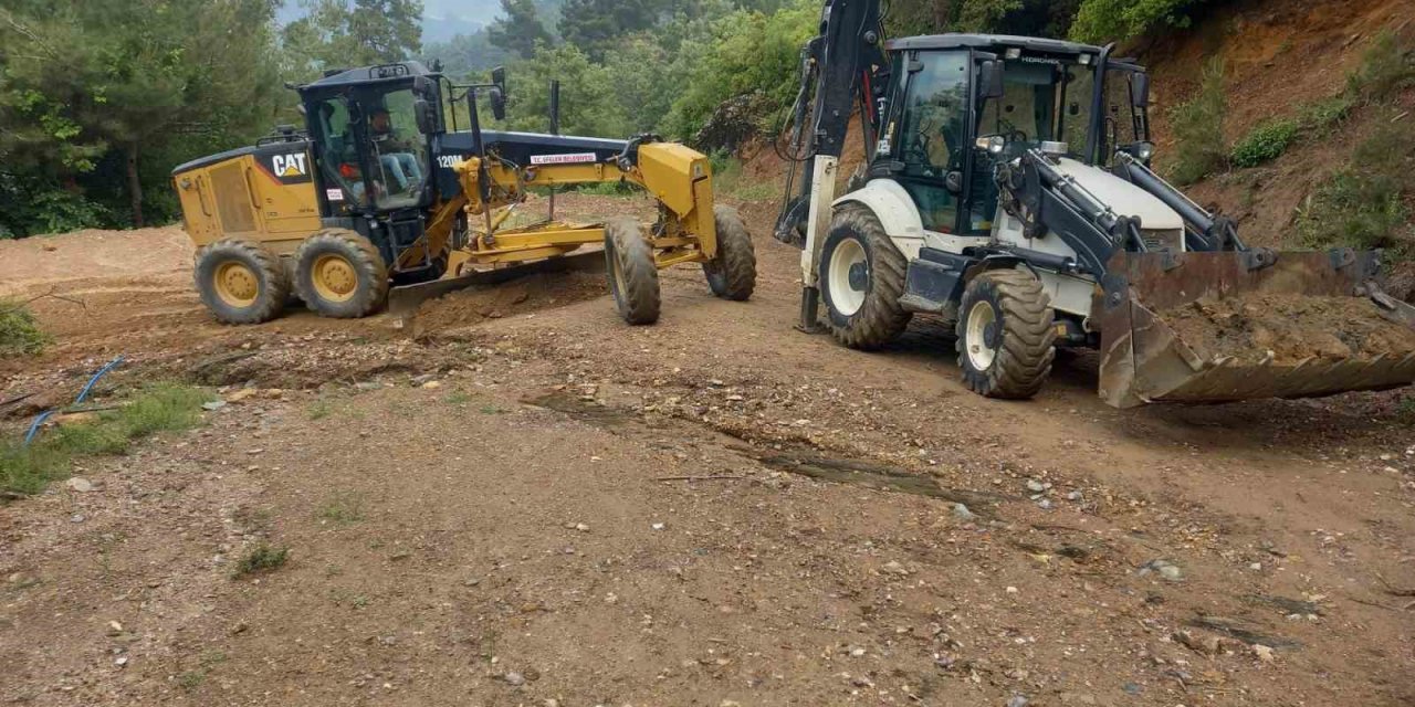 Efeler Belediyesi’nden kapanan yollara müdahale