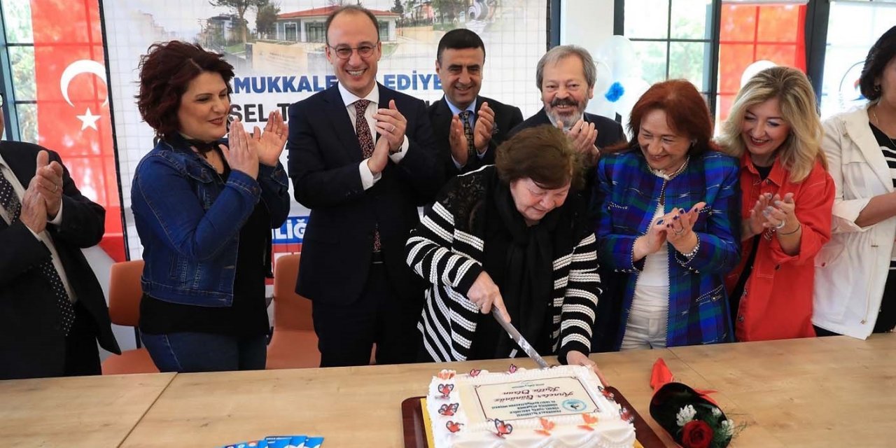 Pamukkale Alzheimer Merkezi yaşlılara moral oluyor