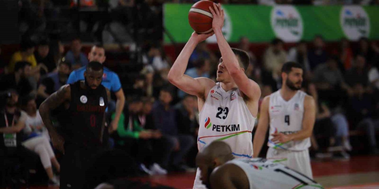 Peyton Aldridge, bir sezon daha Petkimspor’da