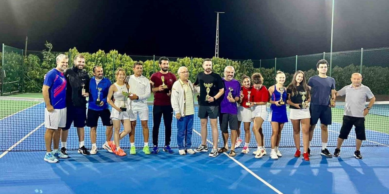 Bahar Tenis Turnuvası’nda şampiyonlar belli oldu