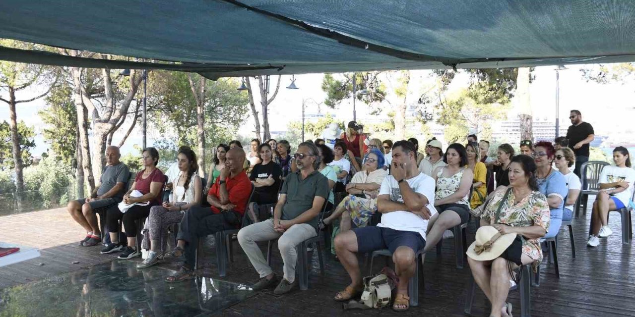 Tarihi Güvercinada’da söyleşi gerçekleştirildi