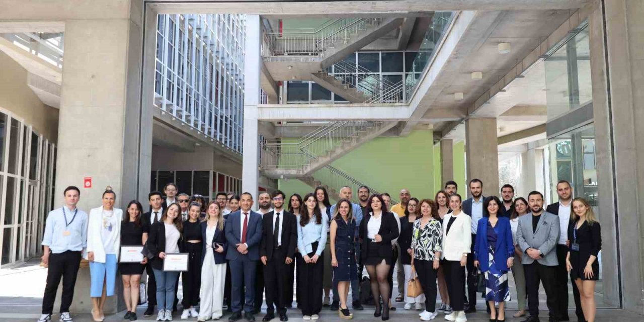 İşletme öğrencileri, Hem çalıştı hem proje üretti