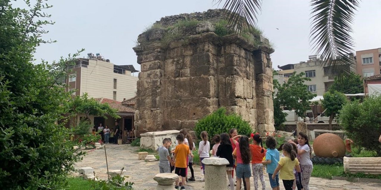 Minikler yaşayarak görerek öğreniyor